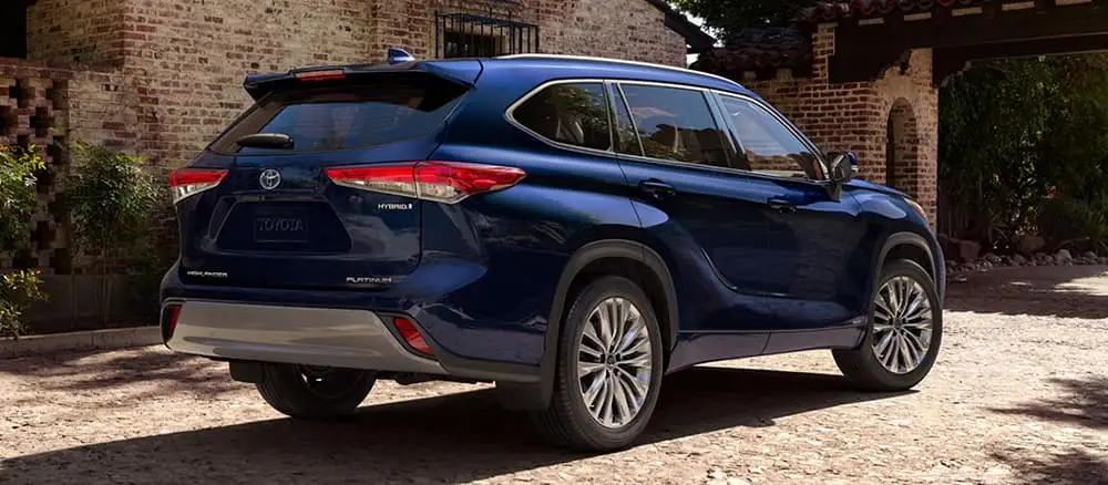 2023 Toyota Highlander Hybrid | Advantage Toyota Valley Stream