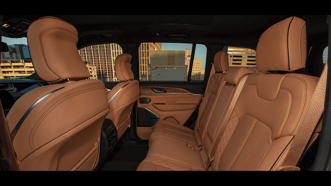 2025 Jeep Grand Cherokee Interior