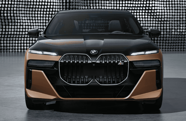 Front view of a two-tone BMW i7 with signature kidney grille and sleek LED headlights.