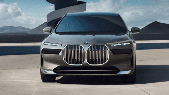 2026 BMW i7 front