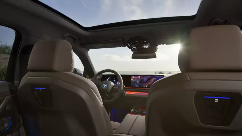 2027 BMW i5 Curved Display and interior infotainment system