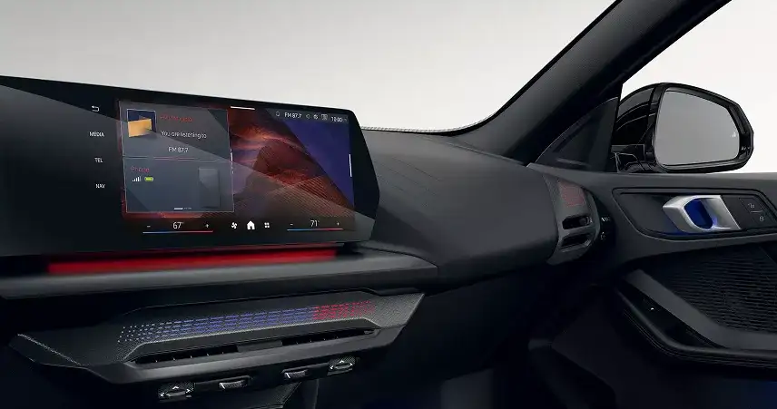 BMW Curved Display and illuminated cockpit