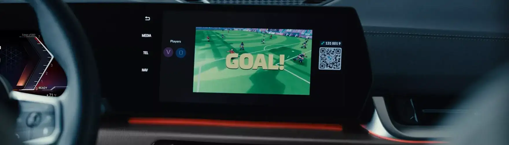 BMW AirConsole gaming on Curved Display