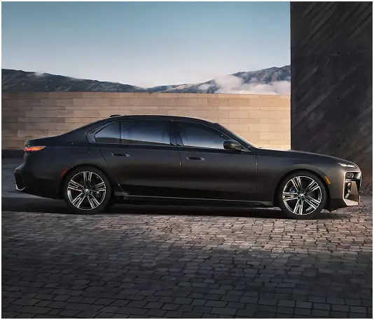 BMW 7 Series athletic profile