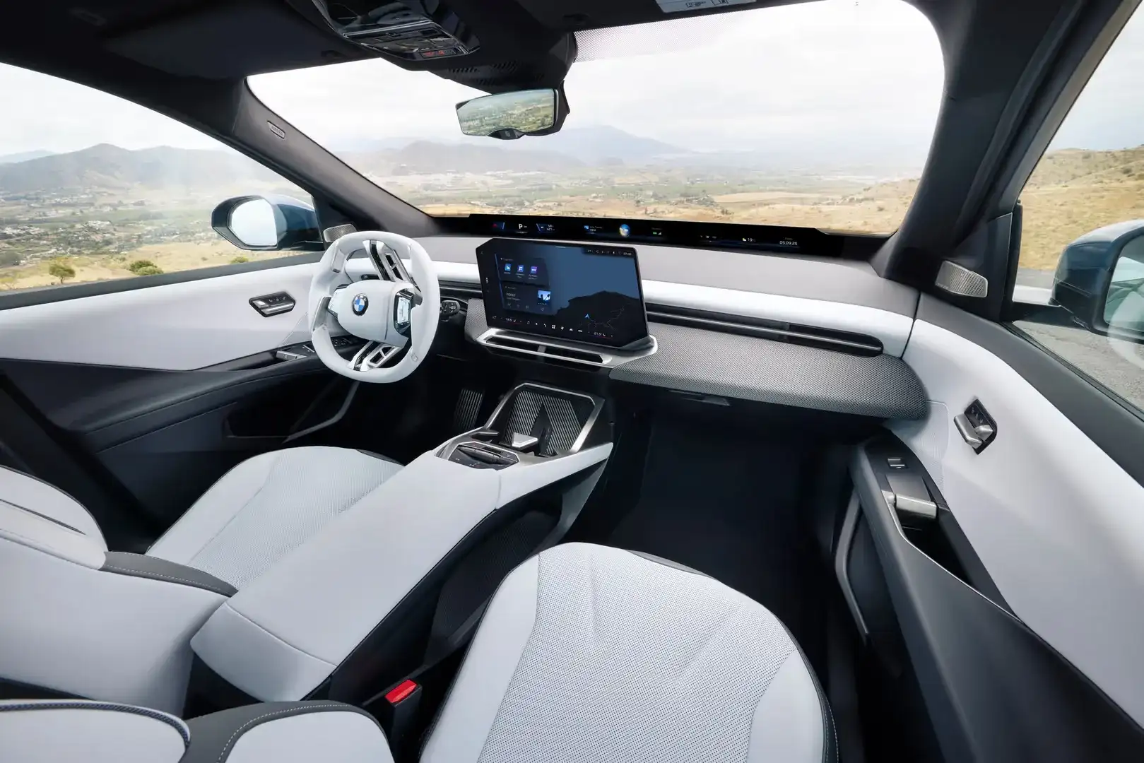 Panoramic iDrive interior