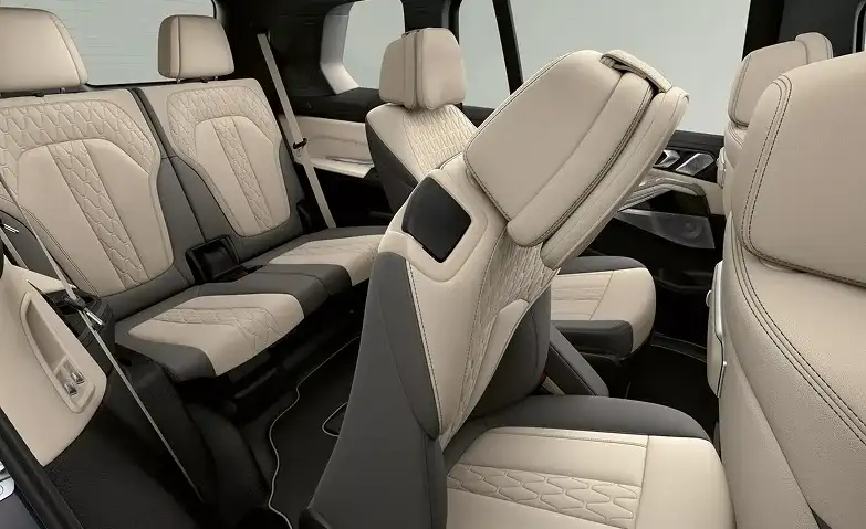 BMW X7 flexible seating and cargo space