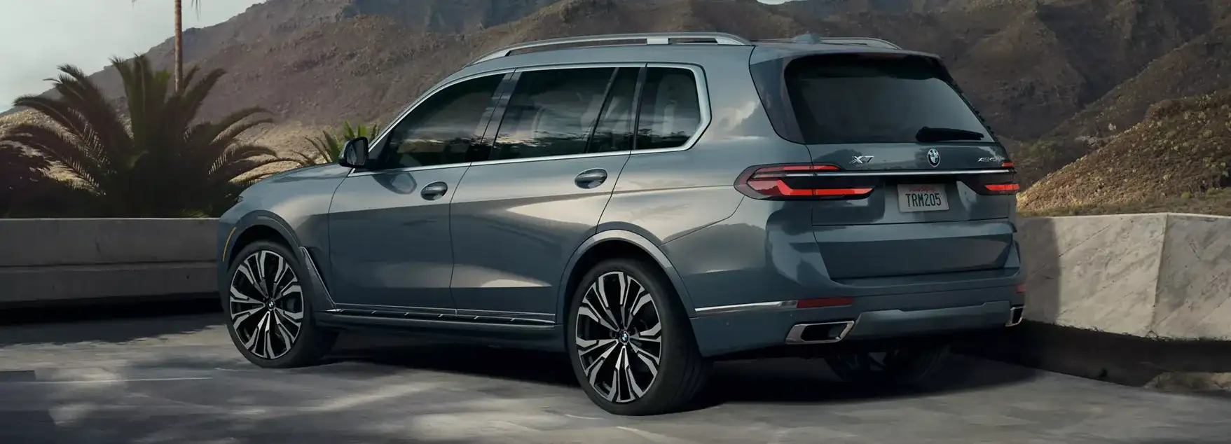 2027 BMW X7 side profile