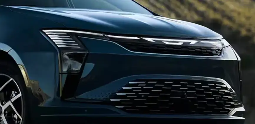 2027 Chrysler Pacifica exterior front three-quarter view