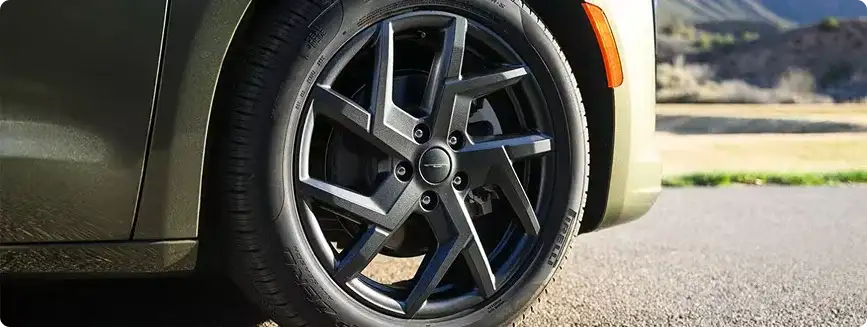 2027 Chrysler Pacifica gallery image 3