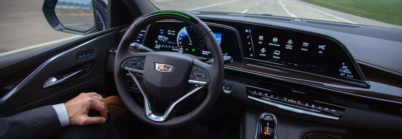 Explore SuperCruise feature in a New Cadillac