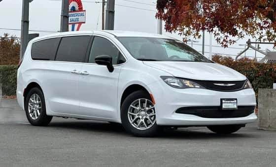 2026 Chrysler Voyager LX
