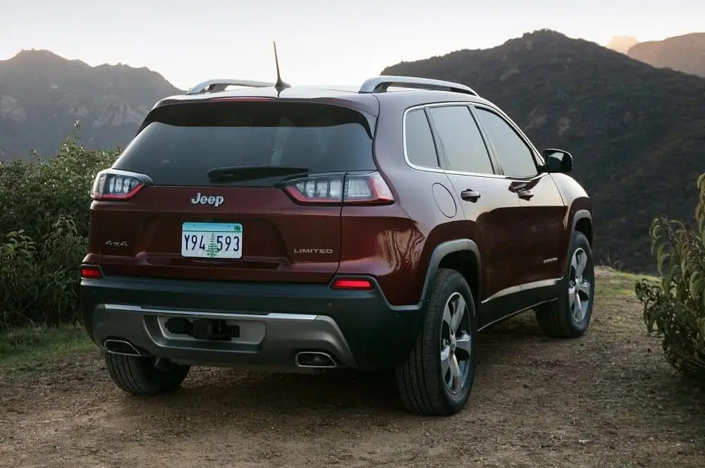 Jeep Cherokee vs Honda Passport Medford MA | Grava CDJR