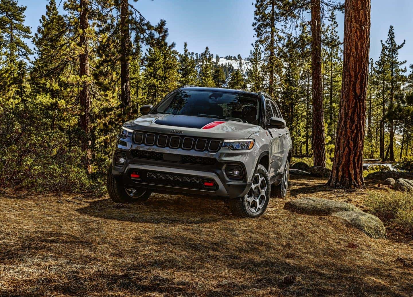 2020 Jeep Compass vs Chevy Equinox Medford MA Grava CDJR SRT