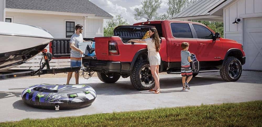 2020-Ram-1500-Rebel-multifunction-tailgate