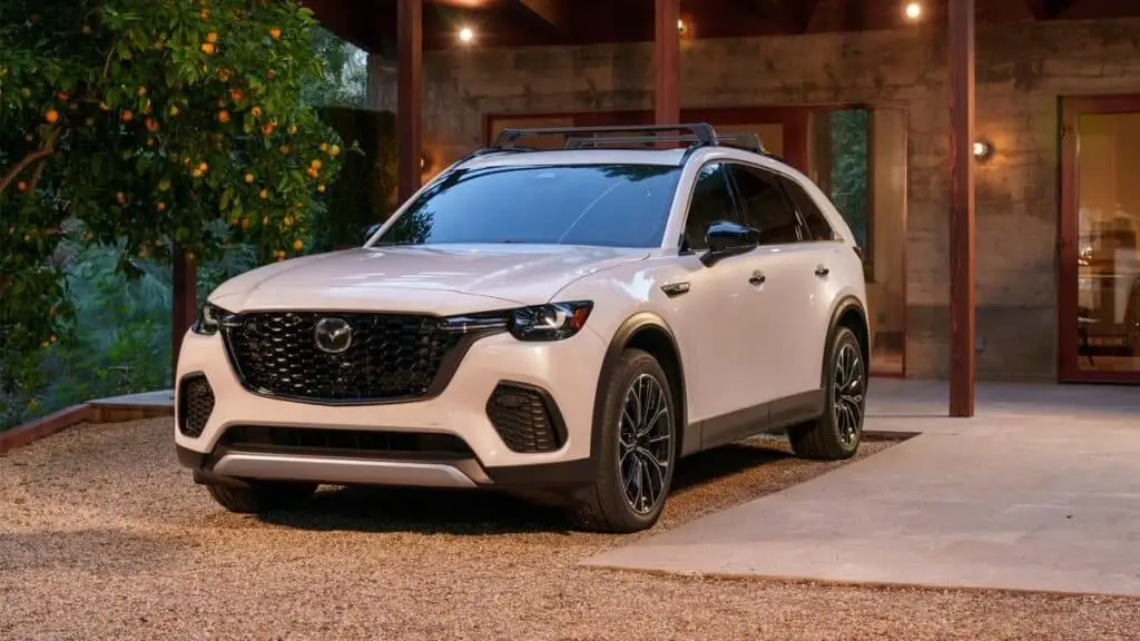 Mazda CX-70 PHEV: Bridging the Void Between Power and Effectiveness thumbnail