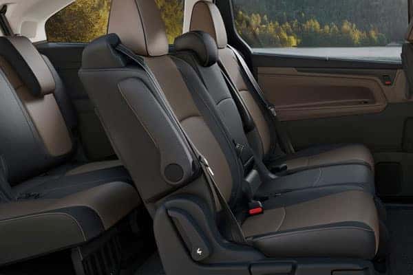 Honda Odyssey exterior side view