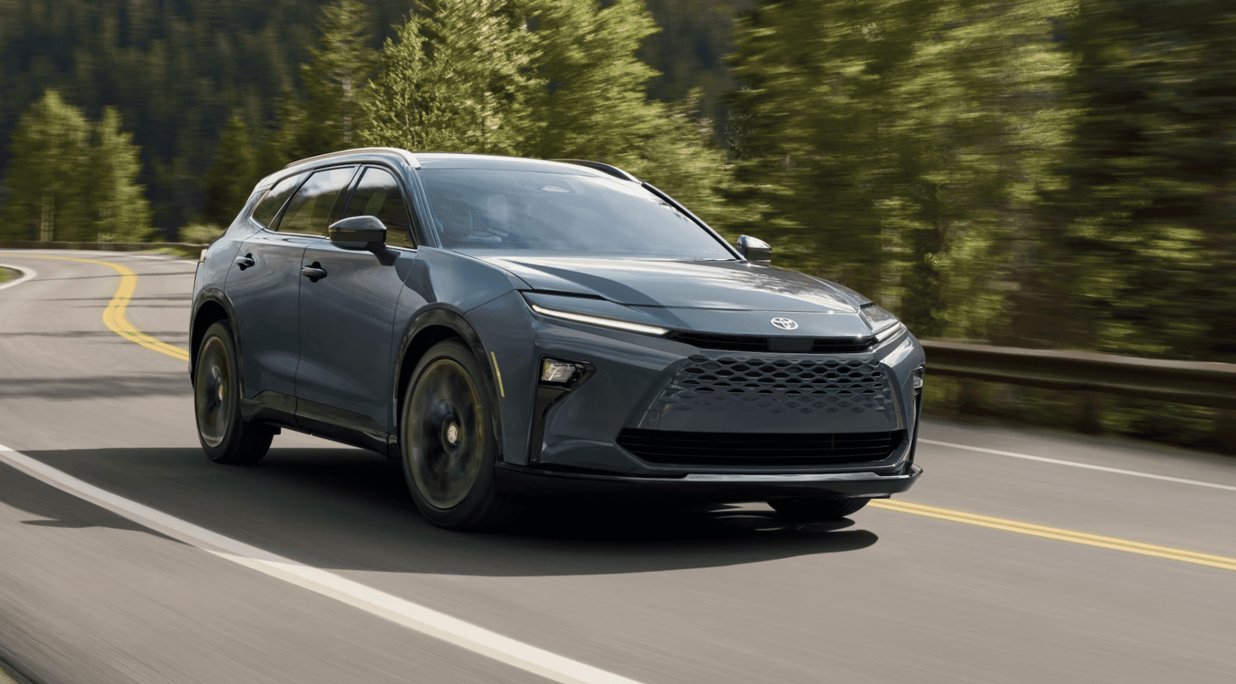 2025 Toyota Crown Signia vs Subaru Outback Near Me | Baton Rouge, LA ...