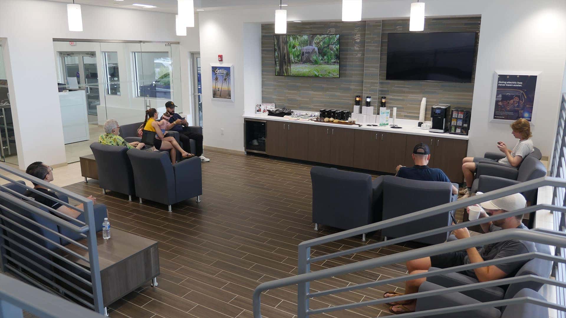 Quirk Hyundai customer waiting area