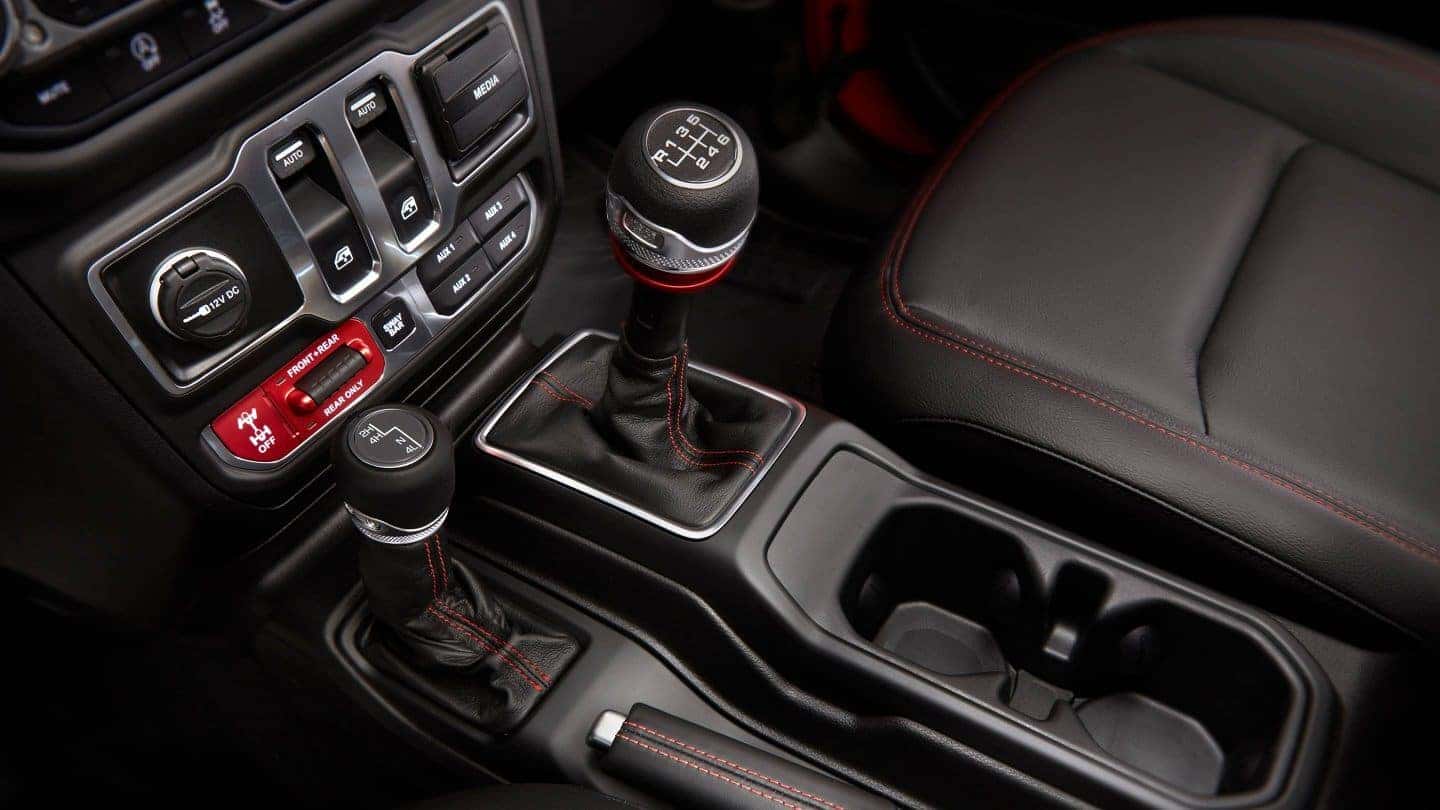 2018-Jeep-Wrangler-JL-Gallery-Interior-Rubicon-Shifter-Knobs