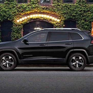 2019-Jeep-Cherokee-Gallery-Exterior-Black-Limited-City-Evening.jpg.image.1440