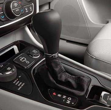 2019-Jeep-Cherokee-Gallery-Interior-SkyGrey-Shift.jpg.image.1440