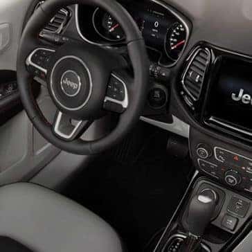 2019-Jeep-Compass-Gallery-Interior-Light-Grey-Dashboard.jpg.image.1440