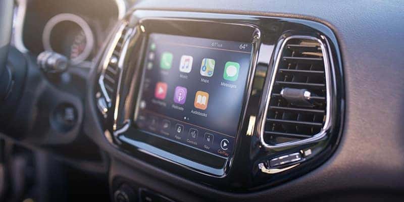 2019-Jeep-Compass-Gallery-Interior-Uconnect.jpg.image.1440