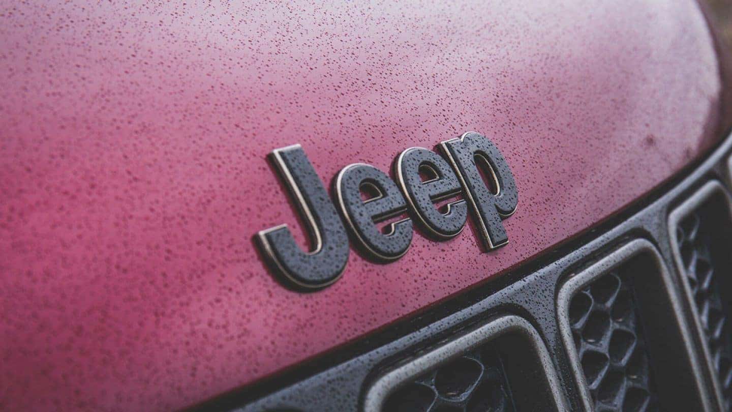 2019-Jeep-Grand-Cherokee-Gallery-Exterior-Badge