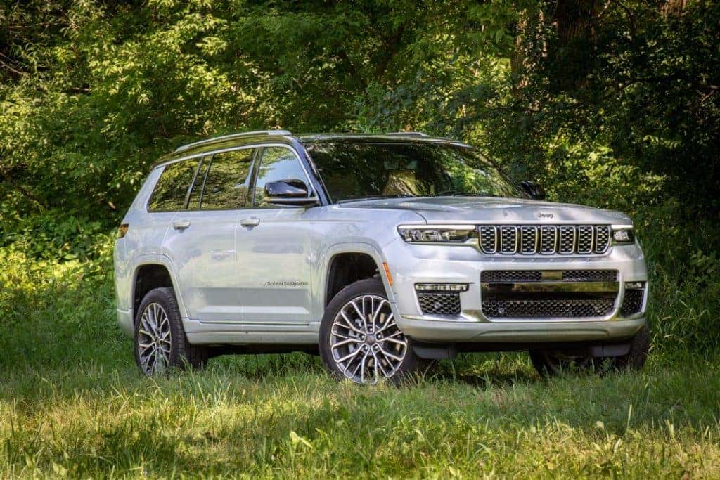 2021 Jeep Grand Cherokee L Summit Reserve white park