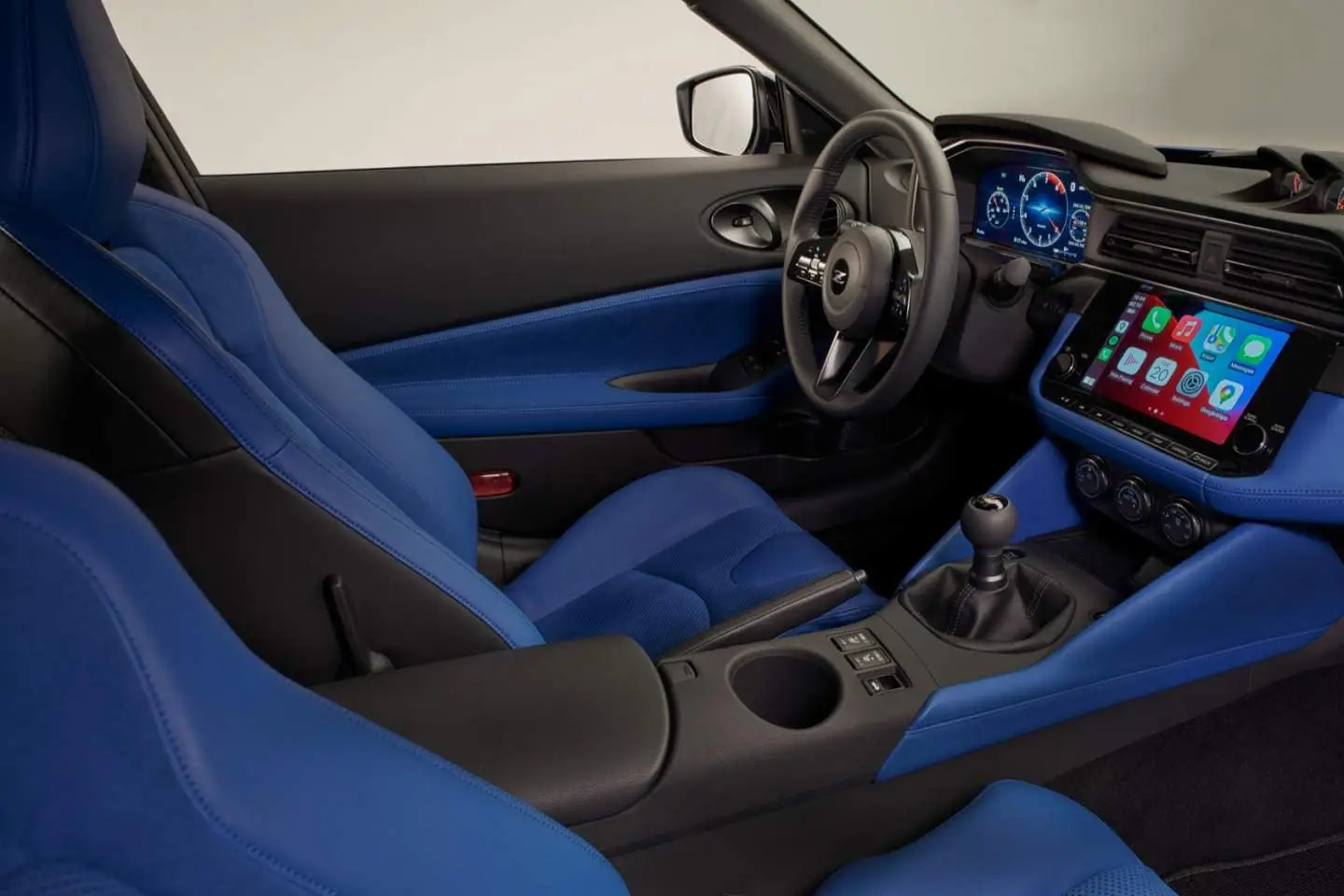 2023 nissan gtr interior