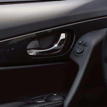 2020-nissan-rogue-door-handle