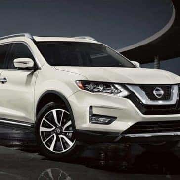 2020-nissan-rogue-v-motion-grille