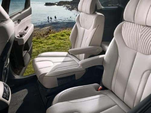 2025 Hyundai PALISADE middle row of captain's chairs