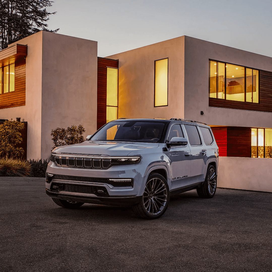 2022 Wagoneer vs. Jeep Grand Cherokee Woodhouse CDJR Sioux City